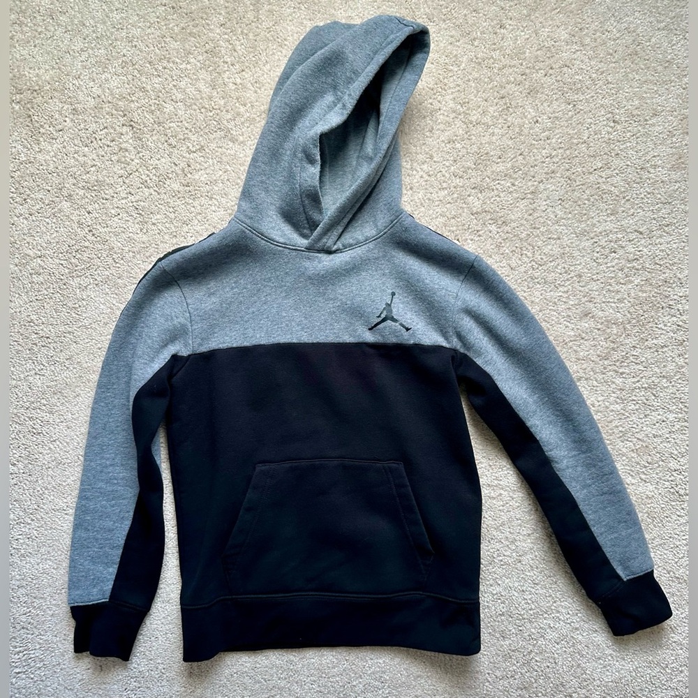 Jordan Sideline Youth Hoodie - Size: M (10-12 Yrs) - Gray & Black Pullover